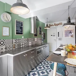  Appartement Festival Films Center, With 2 Bedrooms And Balcony